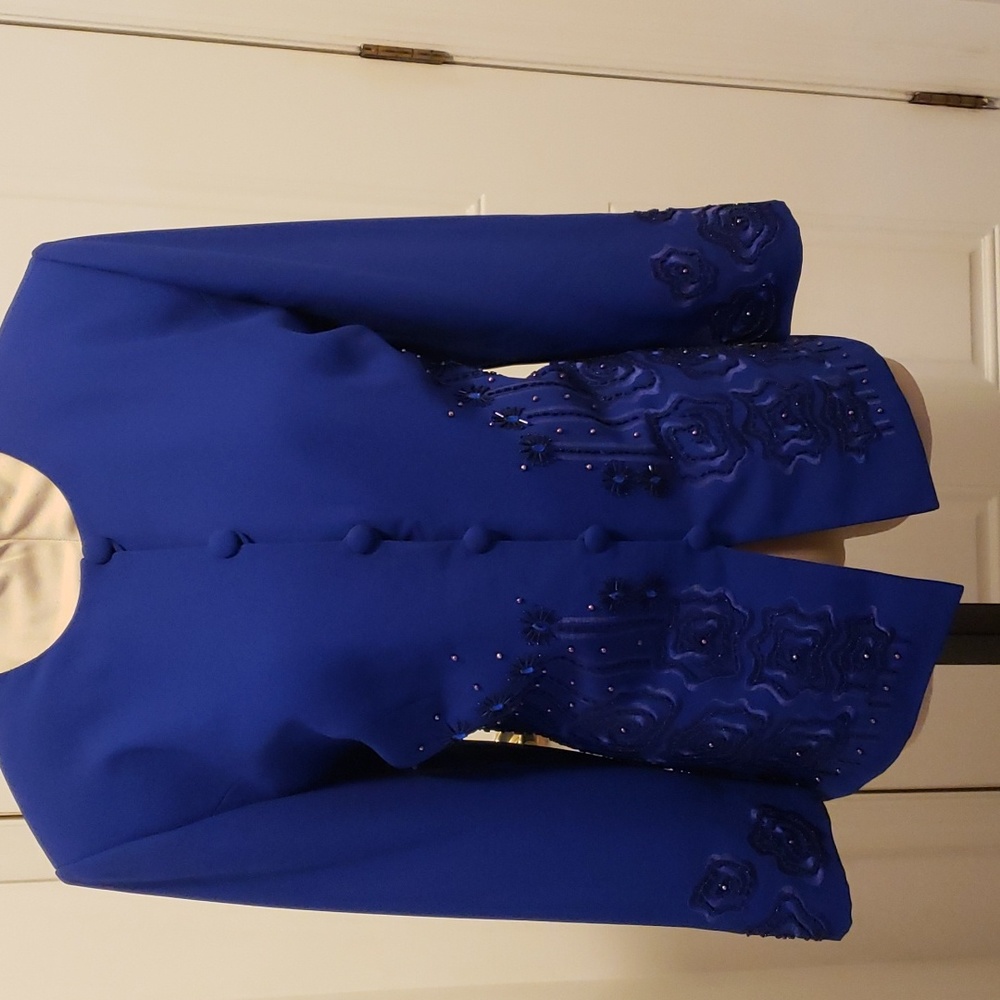 Blazer - Picture 4 of 4